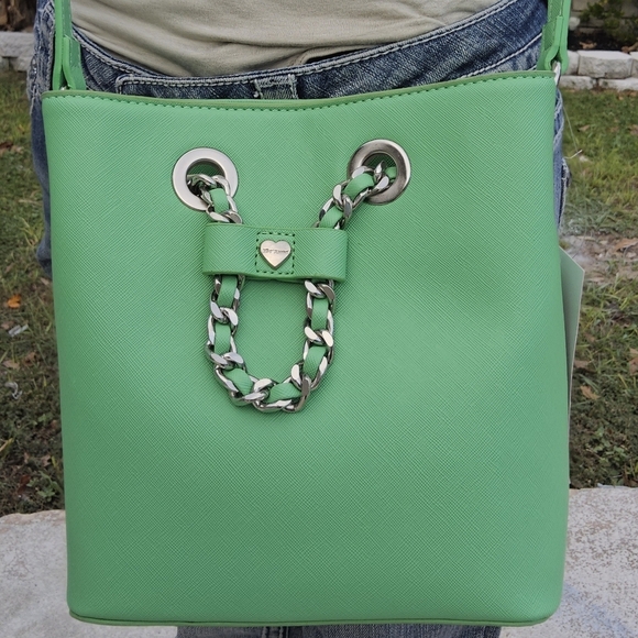 Betsey Johnson Handbags - NWT GREEN n SILVER BETSEY JOHNSON BUCKET CROSSBODY